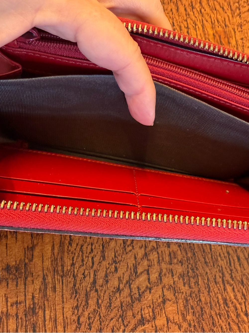 Gucci Red Guccissima Leather Bow Zip Around Wallet with COA - Picture 10 of 13